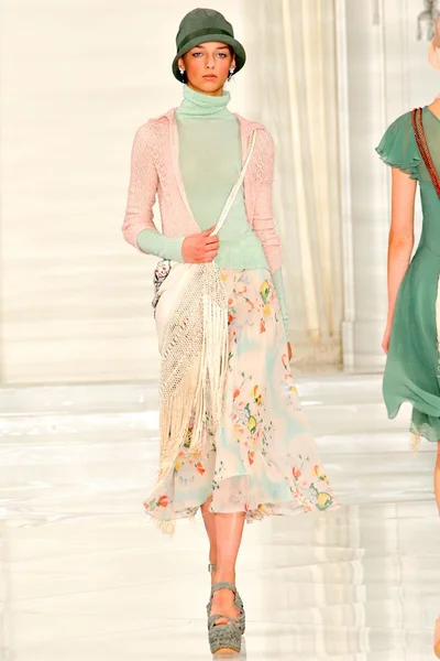 Look 8